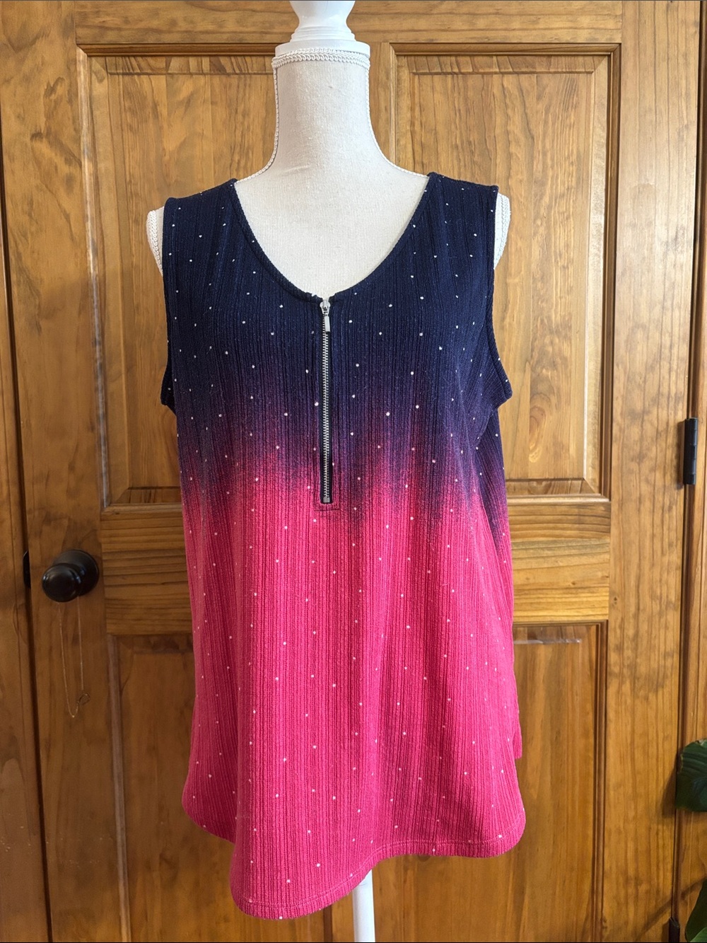 LuLaRoe Rachael zipper sleeveless top- Medium (8-10)